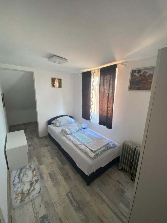 Apartment Izdavanje Sobe/stana