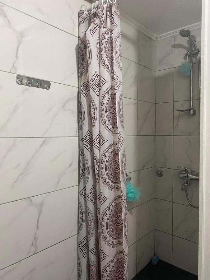 Izdavanje Sobe/stana Sarajevo