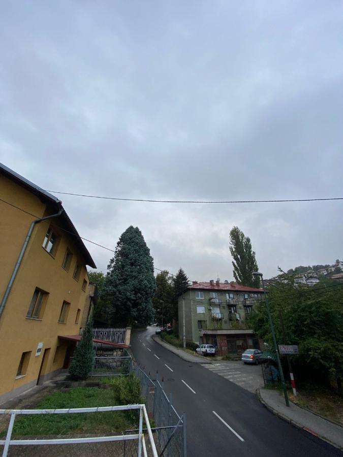 Izdavanje Sobe/stana